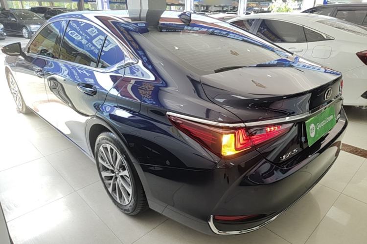Used Lexus ES 2023 200 Excellence Edition Rear Left 45 Deg