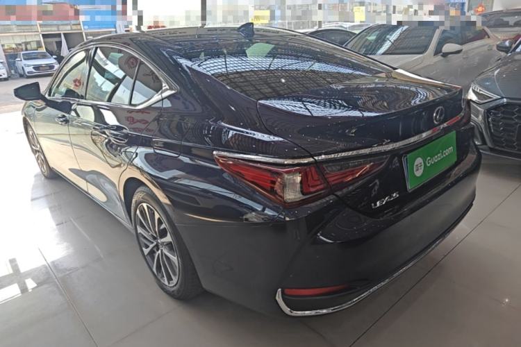 Used Lexus ES 2023 200 Excellence Edition Rear Left 45 Deg