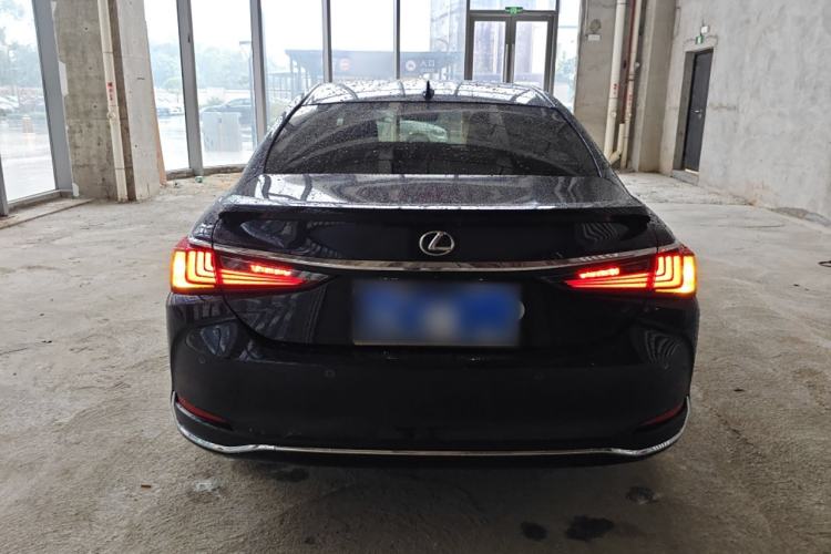 Used Lexus ES 2023 200 Excellence Edition Rear