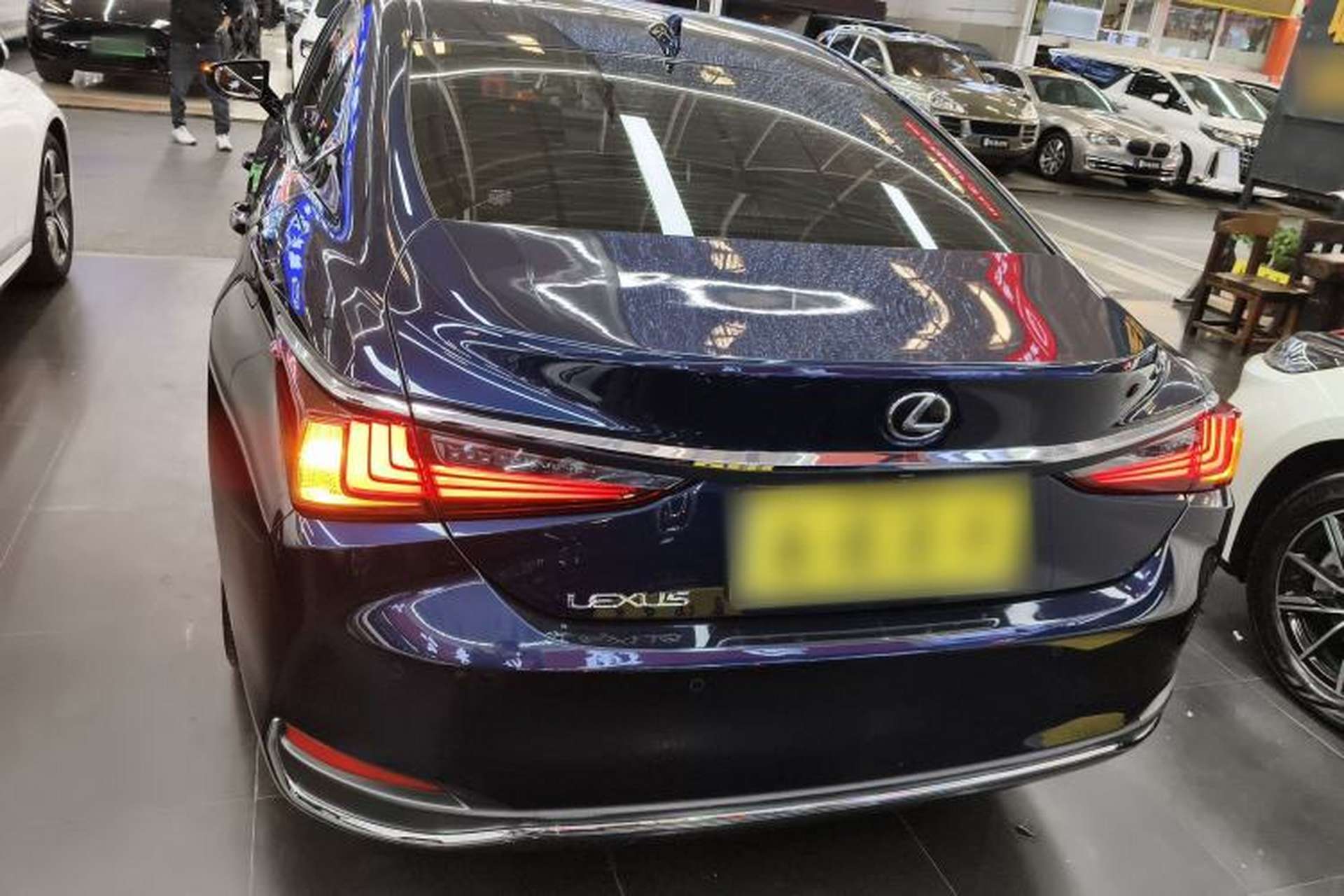 Used Lexus ES 2023 200 Excellence Edition Rear