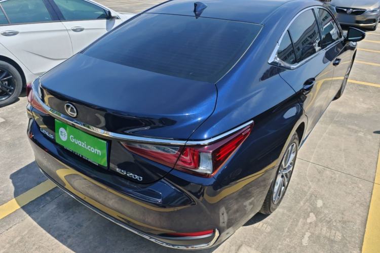 Used Lexus ES 2023 200 Excellence Edition Rear Right 45 Deg