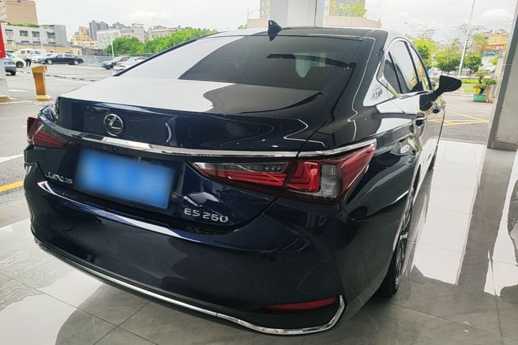 Used Lexus ES 2023 200 Excellence Edition Rear Right 45 Deg