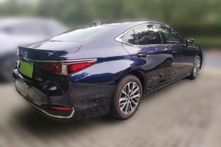 Used Lexus ES 2023 200 Excellence Edition Rear Right 45 Deg