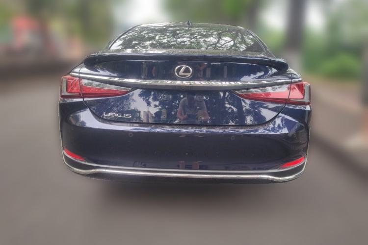 Used Lexus ES 2023 200 Excellence Edition Rear