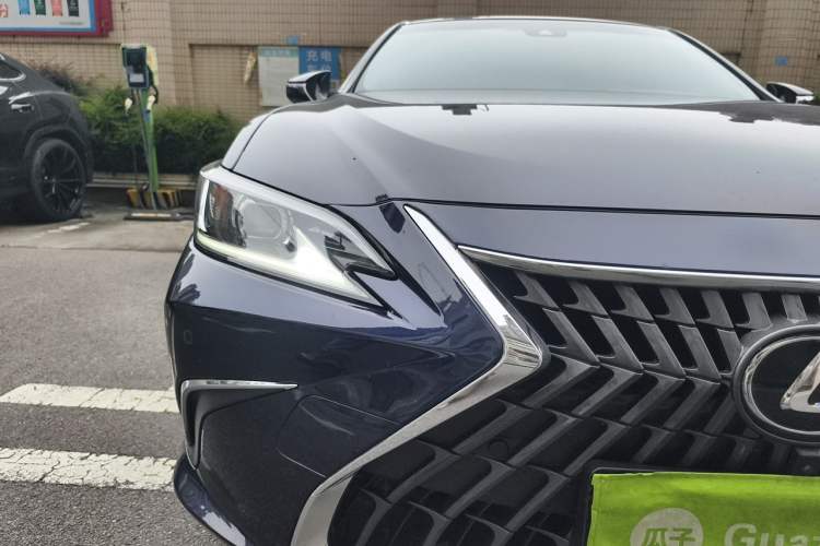 Used Lexus ES 2023 200 Excellence Edition Right Front Headlight