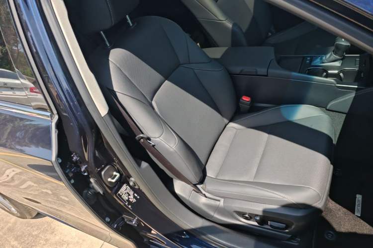 Used Lexus ES 2023 200 Excellence Edition Right Front Seat