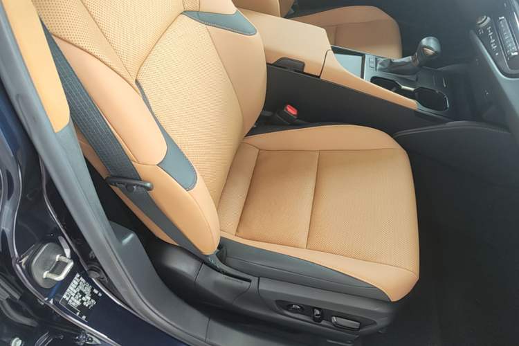 Used Lexus ES 2023 200 Excellence Edition Right Front Seat