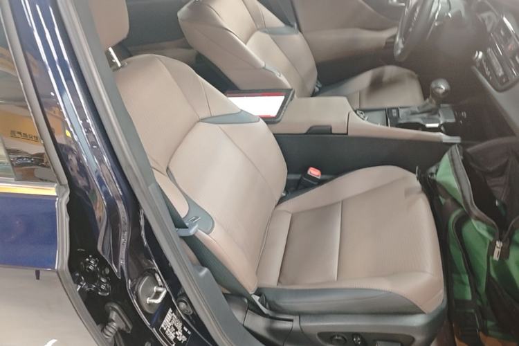 Used Lexus ES 2023 260 Excellence Edition Right Front Seat