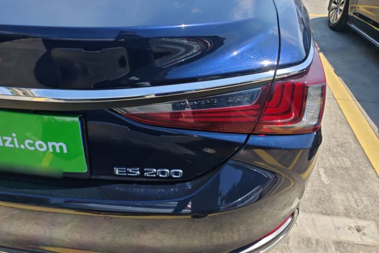 Used Lexus ES 2023 200 Excellence Edition Right Rear Taillight