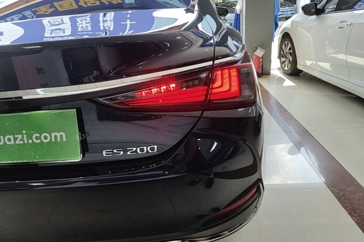 Used Lexus ES 2023 200 Excellence Edition Right Rear Taillight