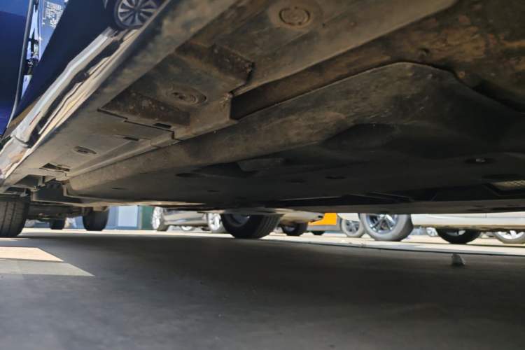 Used Lexus ES 2023 200 Excellence Edition Right Side Sill