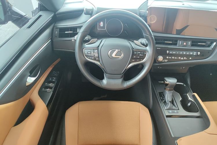 Used Lexus ES 2023 200 Excellence Edition Steering Wheel