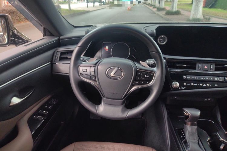 Used Lexus ES 2023 200 Excellence Edition Steering Wheel