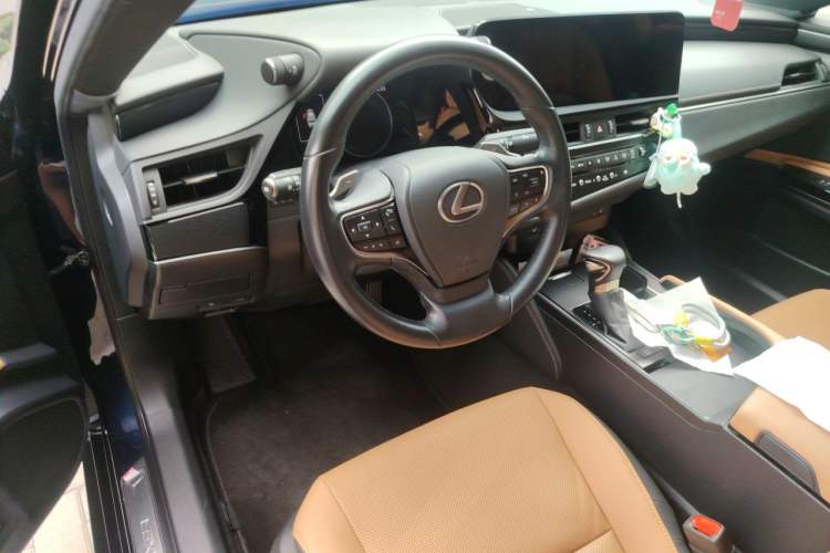 Used Lexus ES 2023 200 Excellence Edition Steering Wheel
