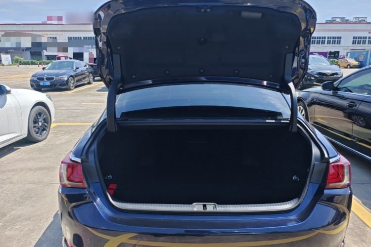 Used Lexus ES 2023 200 Excellence Edition Trunk