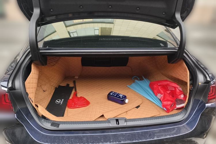 Used Lexus ES 2023 200 Excellence Edition Trunk