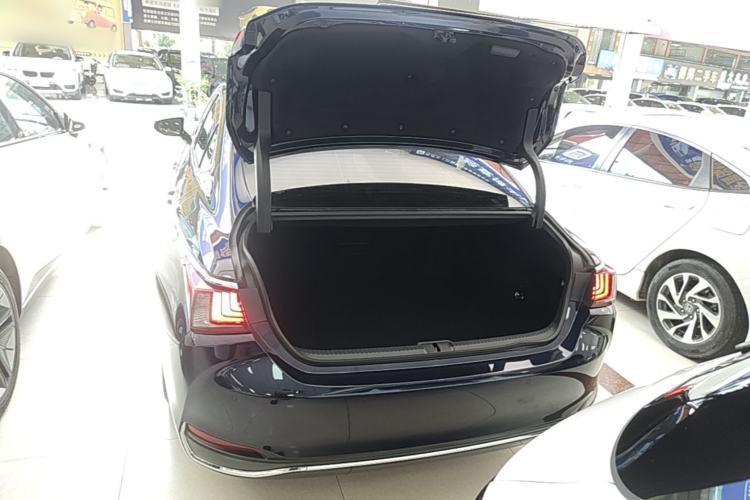 Used Lexus ES 2023 200 Excellence Edition Trunk