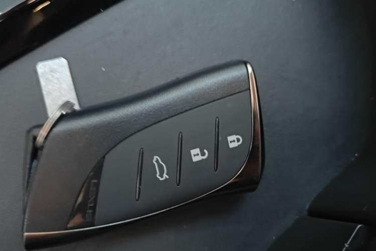 Used Lexus ES 2023 200 Excellence Edition Vehicle Key
