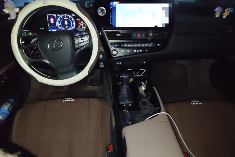 Used Lexus ES 2023 200 Excellence Edition Center Console