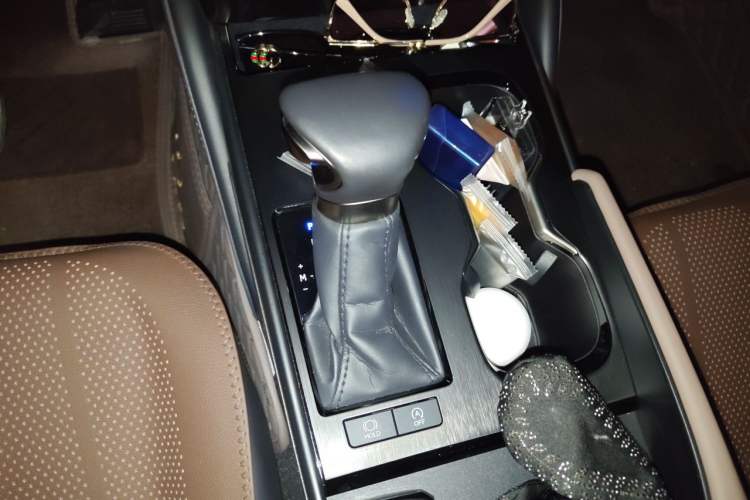 Used Lexus ES 2023 200 Excellence Edition Gear Lever