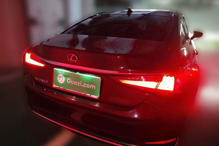 Used Lexus ES 2023 200 Excellence Edition Rear