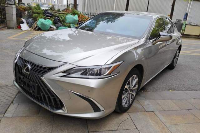 Used Lexus ES 2023 200 Excellence Edition