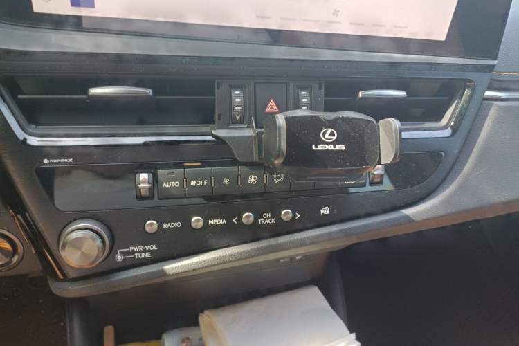 Used Lexus ES 2023 200 Excellence Edition Audio And AC Panel
