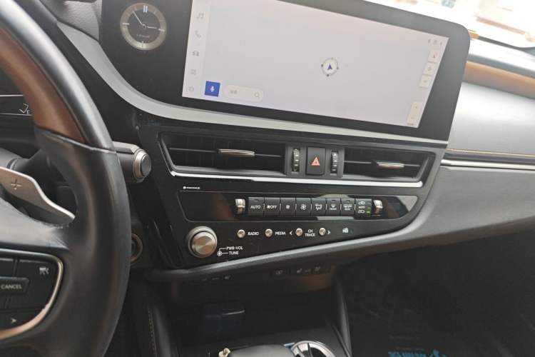 Used Lexus ES 2023 200 Luxury Edition Audio And AC Panel