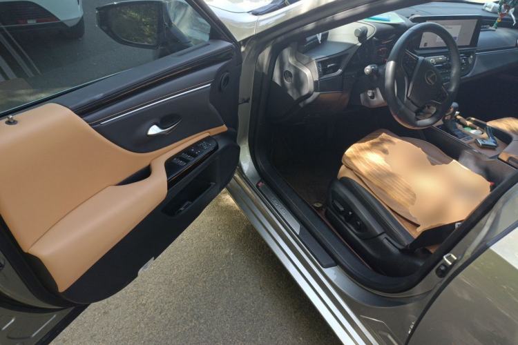Used Lexus ES 2023 200 Excellence Edition Driver Seat