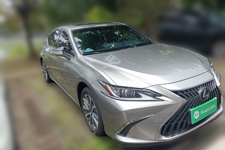 Used Lexus ES 2023 200 Excellence Edition Front Right 45 Deg