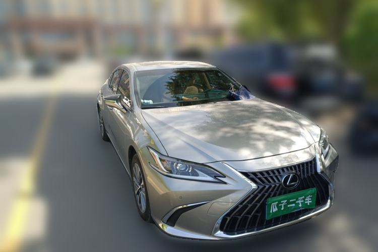 Used Lexus ES 2023 200 Excellence Edition Front Right 45 Deg