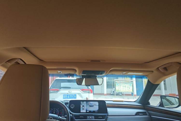 Used Lexus ES 2023 200 Luxury Edition Headliner