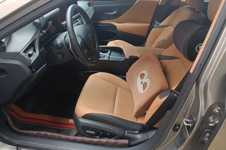 Used Lexus ES 2023 200 Excellence Edition Left Front Seat