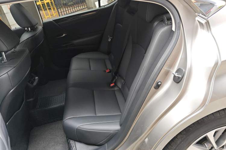 Used Lexus ES 2023 200 Excellence Edition Left Rear Seat