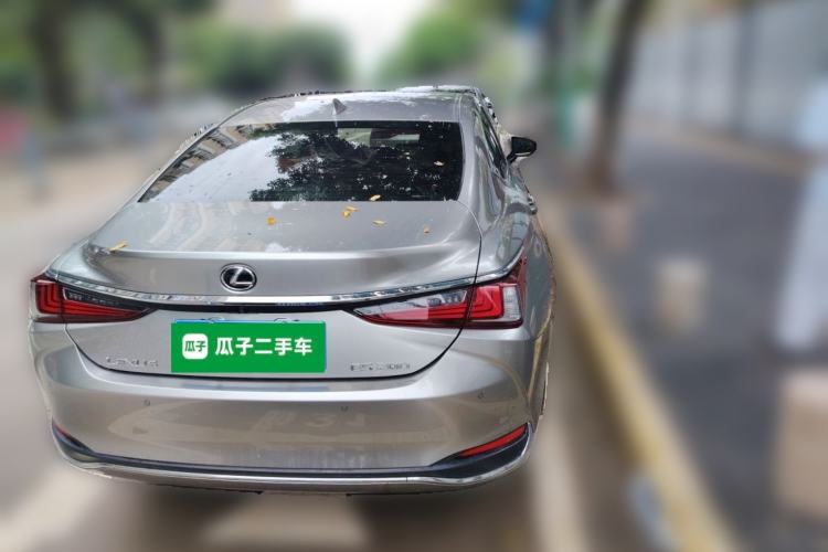 Used Lexus ES 2023 200 Excellence Edition Rear