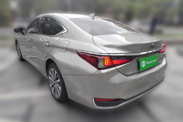 Used Lexus ES 2023 200 Excellence Edition Rear Left 45 Deg