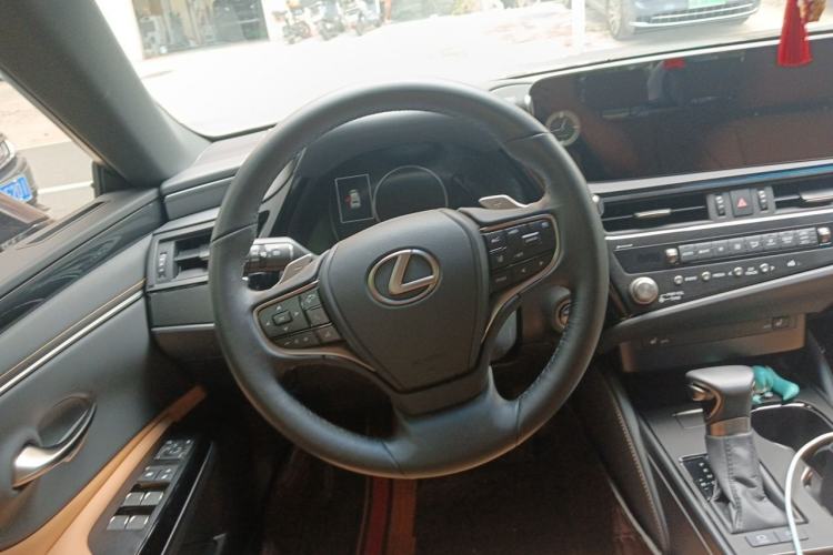 Used Lexus ES 2023 200 Excellence Edition Steering Wheel
