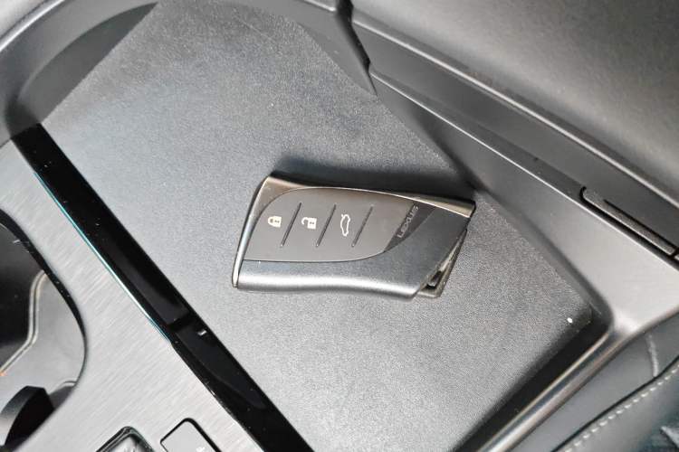 Used Lexus ES 2023 200 Excellence Edition Vehicle Key