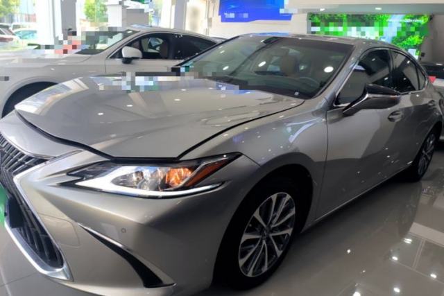 Used Lexus ES 2023 200 Excellence Edition