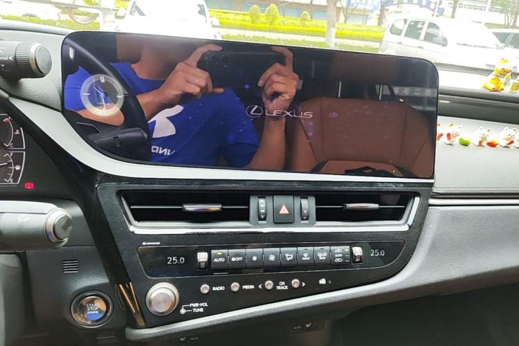 Used Lexus ES 2023 200 Excellence Edition Audio And AC Panel