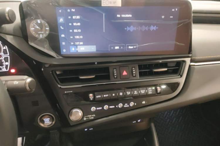 Used Lexus ES 2023 200 Excellence Edition Audio And AC Panel