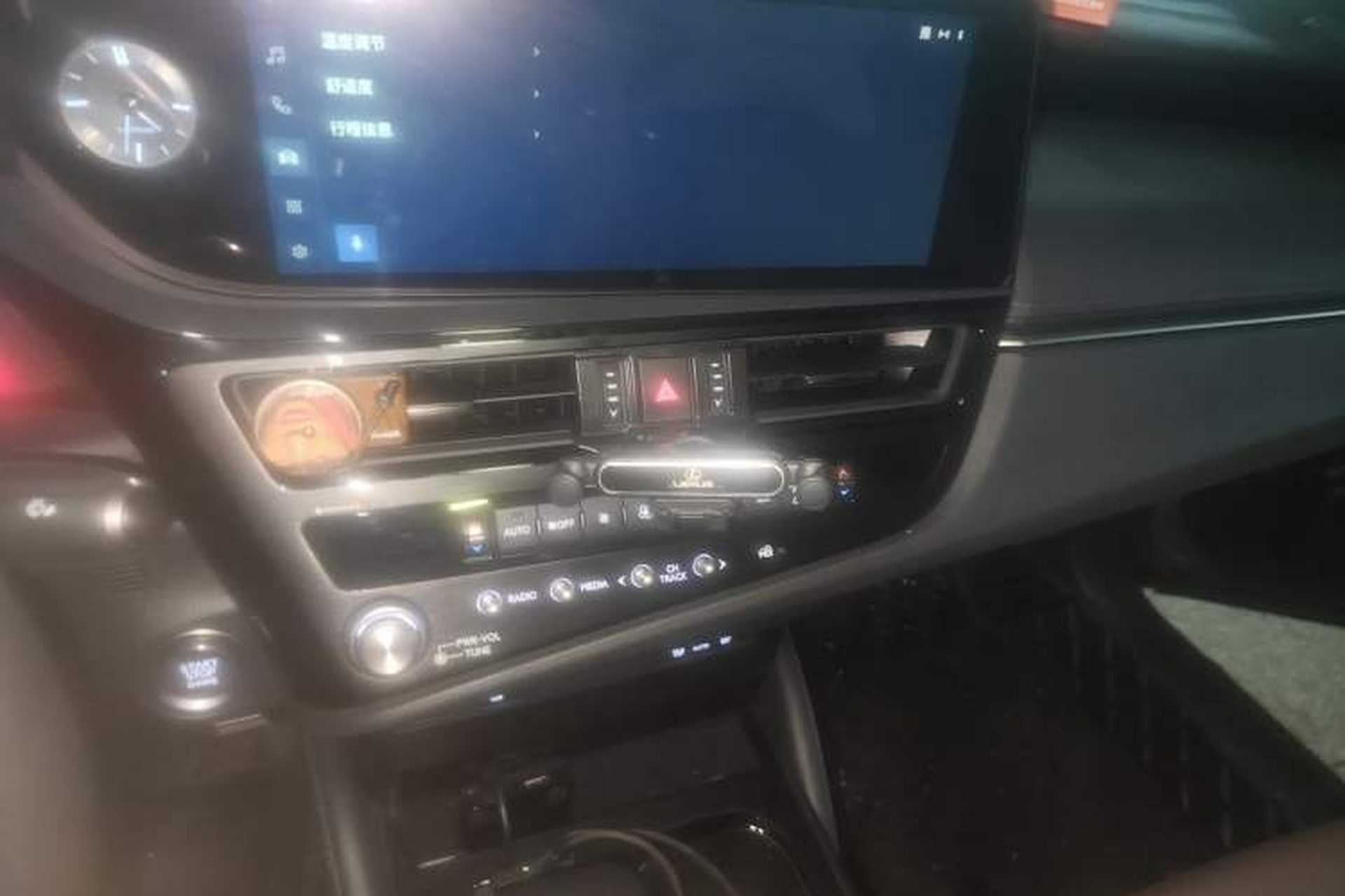 Used Lexus ES 2023 200 Luxury Edition Audio And AC Panel
