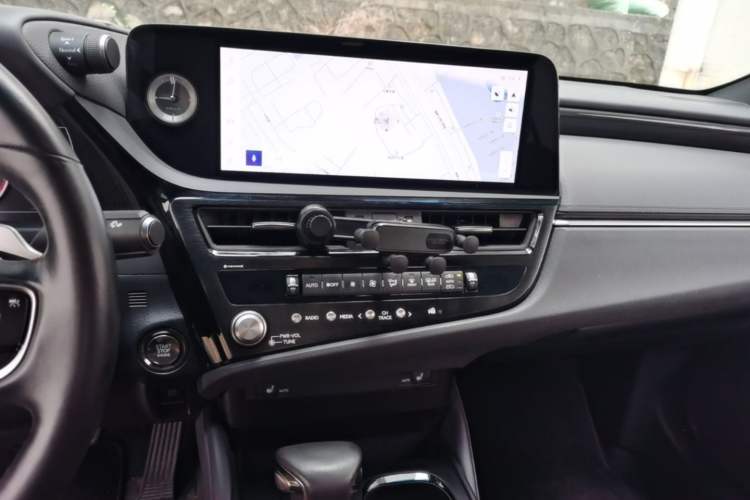 Used Lexus ES 2023 200 Excellence Edition Audio And AC Panel