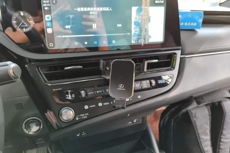 Used Lexus ES 2023 200 Excellence Edition Audio And AC Panel