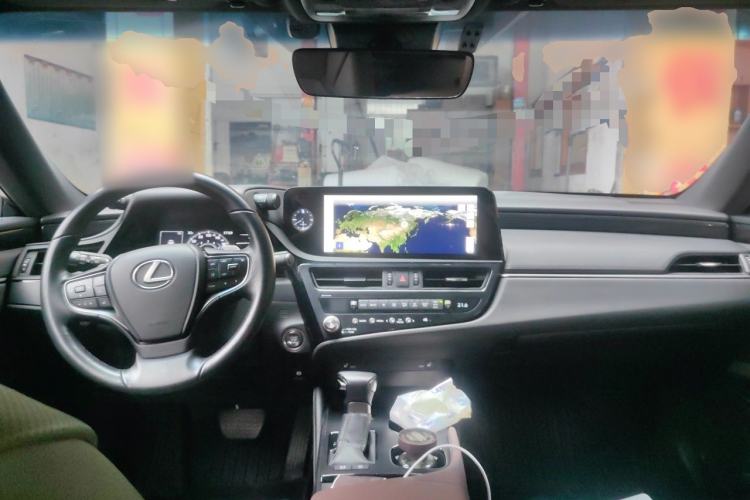 Used Lexus ES 2023 200 Excellence Edition Center Console