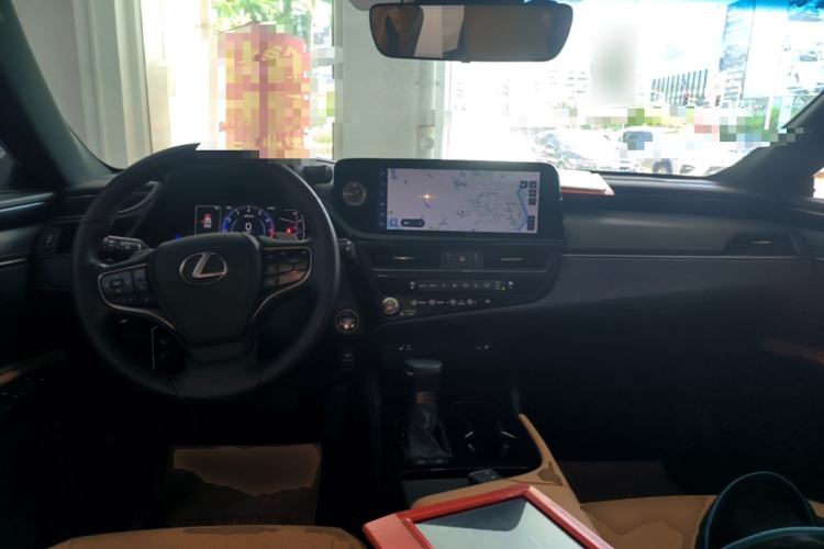 Used Lexus ES 2023 200 Excellence Edition Center Console