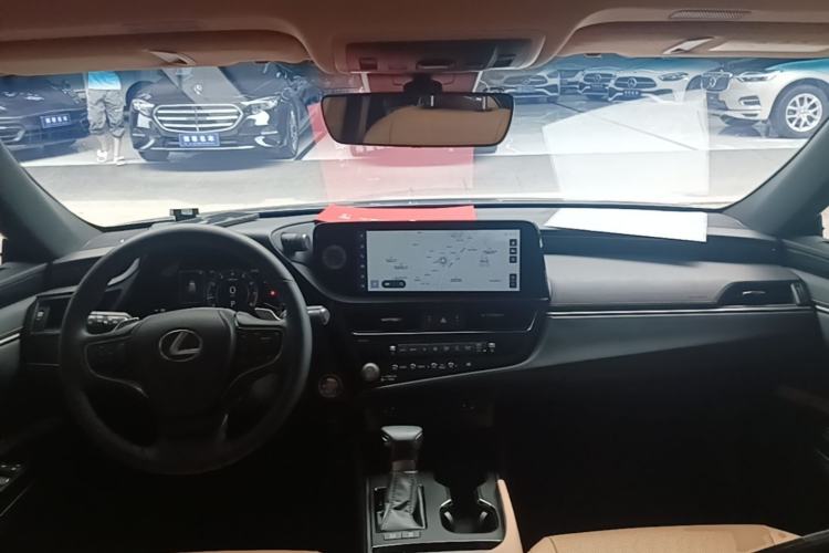 Used Lexus ES 2023 200 Excellence Edition Center Console