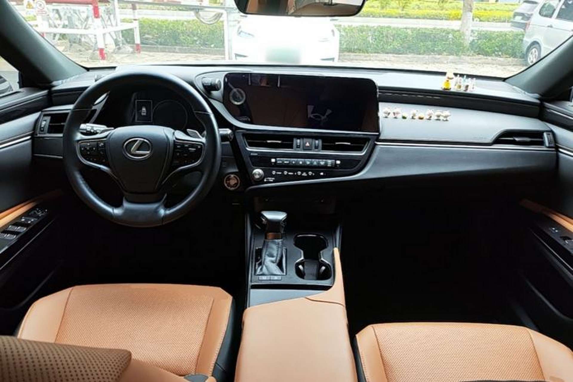 Used Lexus ES 2023 200 Excellence Edition Center Console