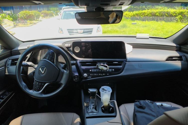 Used Lexus ES 2023 200 Excellence Edition Center Console