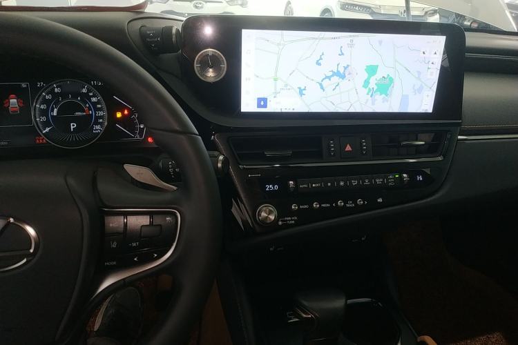 Used Lexus ES 2023 200 Excellence Edition Center Console